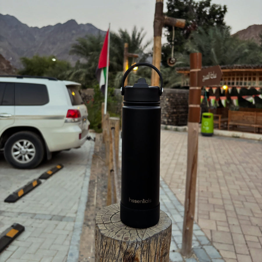Why Stainless Steel Bottles Are Better Than Plastic in UAE Heat